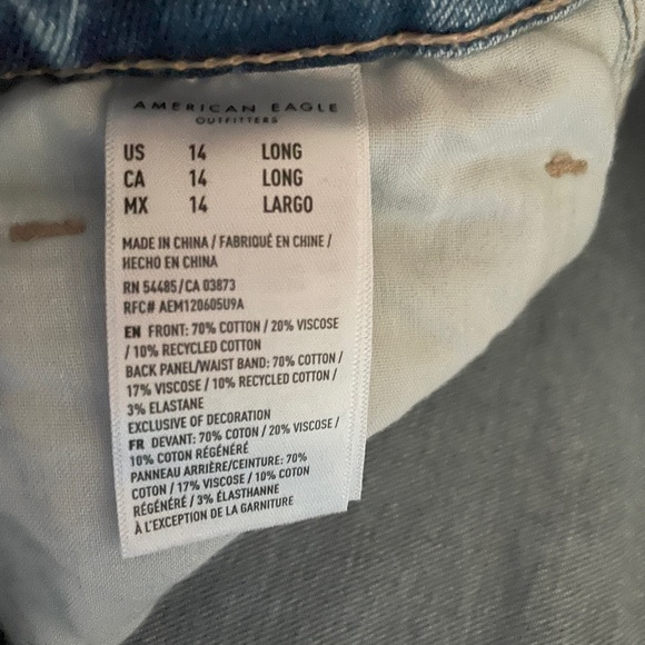 American Eagle women’s size 14L, strigid, distressed jeans - Picture 3 of 4